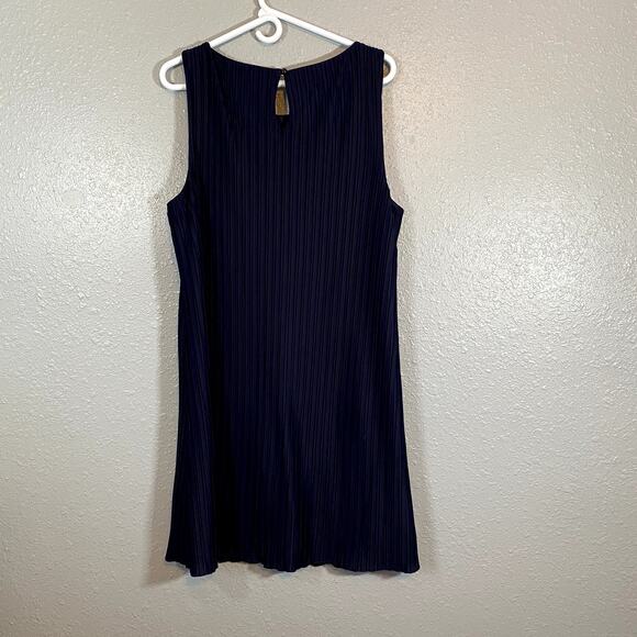 Intrigue Womens XL Blue Pleated Dress Business Key Hole Back Knee Length Button - Picture 2 of 6